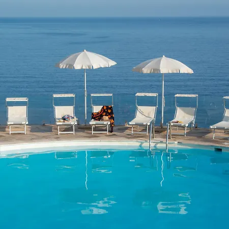 Village Ośrodek wypoczynkowy 4*