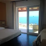 리조트 Village 4*