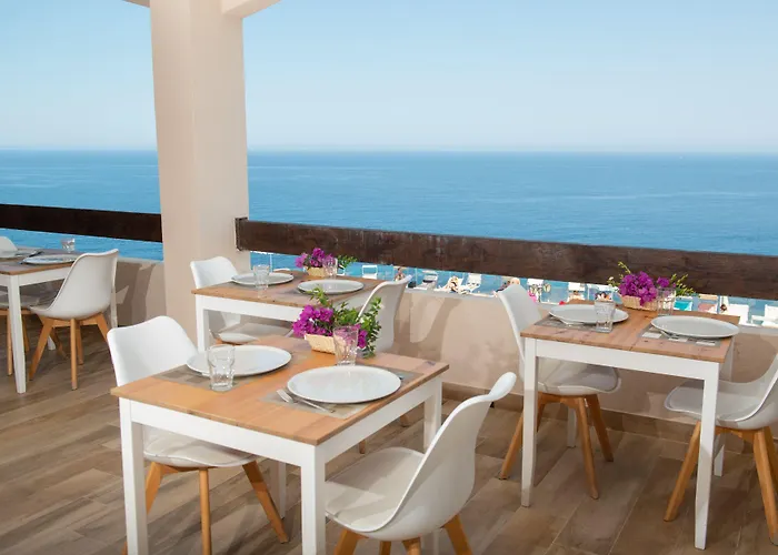 Semesteranläggning (resort) Village 4*